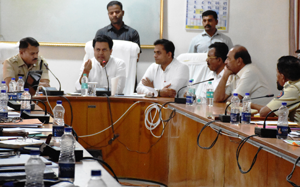 महिलांना सुरक्षा द्या-पालकमंत्री, एअर इंडियाचा लिलाव, टाऊन हॉलचा कचरा एकाच महिलेने केला साफ, सर्वोपचारला विलासरावांचे नाव, मुंबई २४ तास.....२७ जानेवारी २०२०